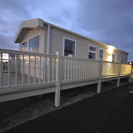 Larches 93 * Scarborough